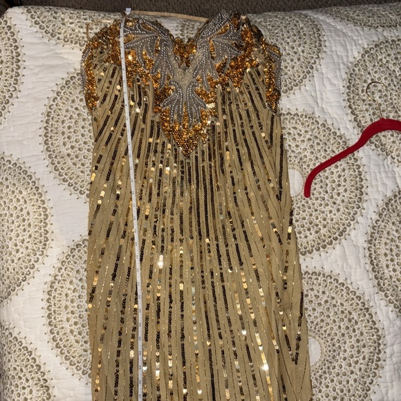 4 Dresses - Picture 9 of 12